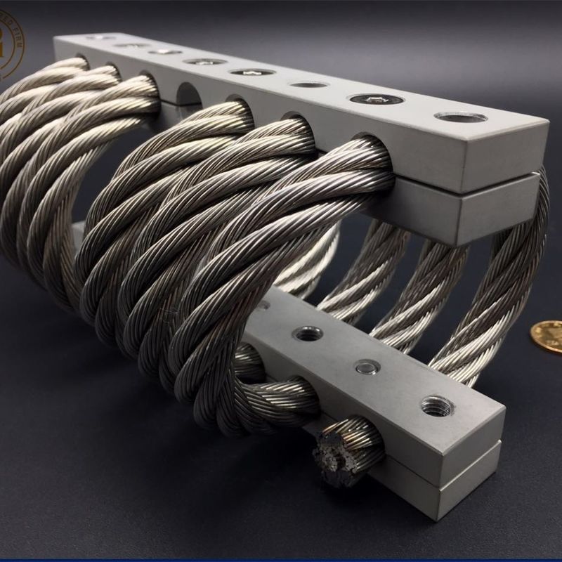 Alüminyum Savunma Zırhlı Araçlar Fırlatıcı Motor Stand Enerji Şok titreşim yalıtımı JGX-1276D-233B Tel ip izolatörü